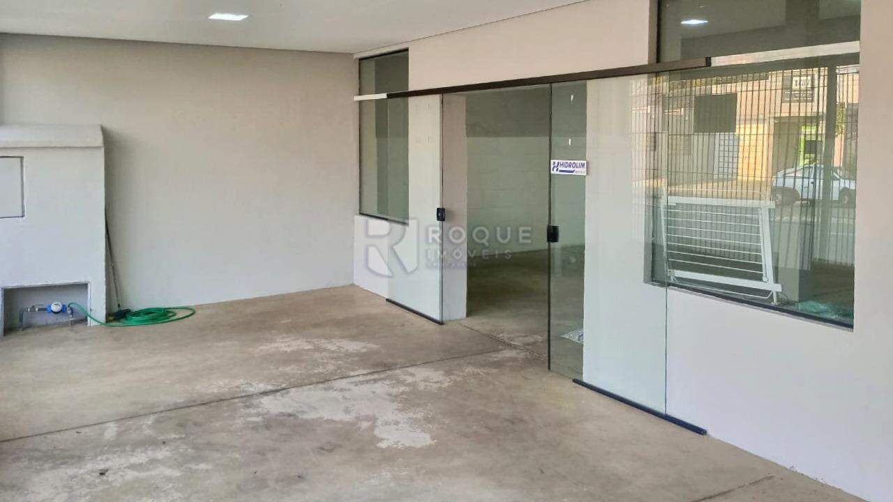 Salão para aluguel no bairro Vila Queiroz: Frente