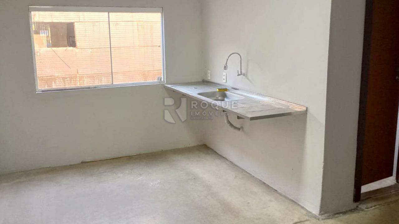 Salão para aluguel no bairro Vila Queiroz: Cozinha
