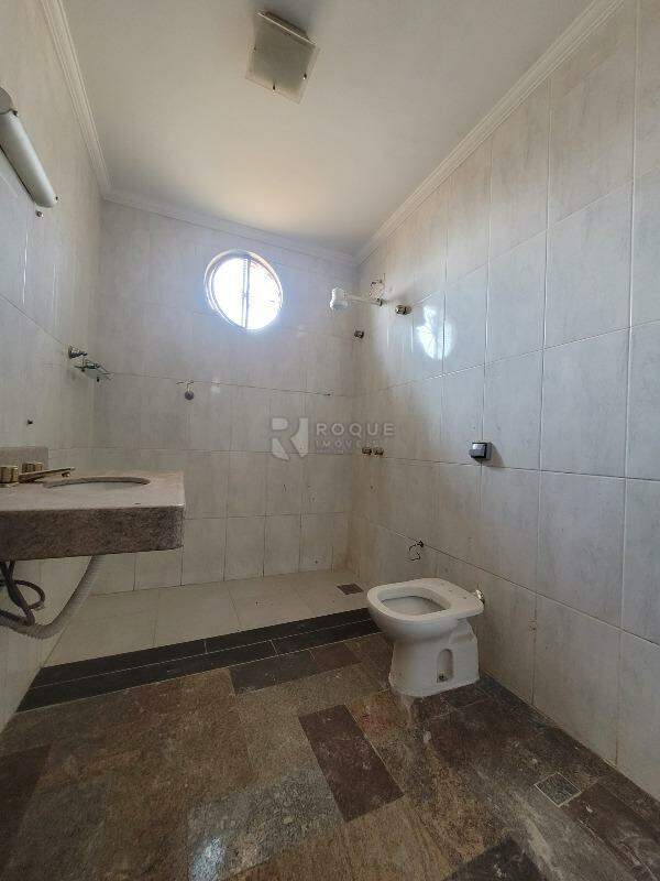 Casa Residencial para aluguel no bairro Jardim Glória: WC social