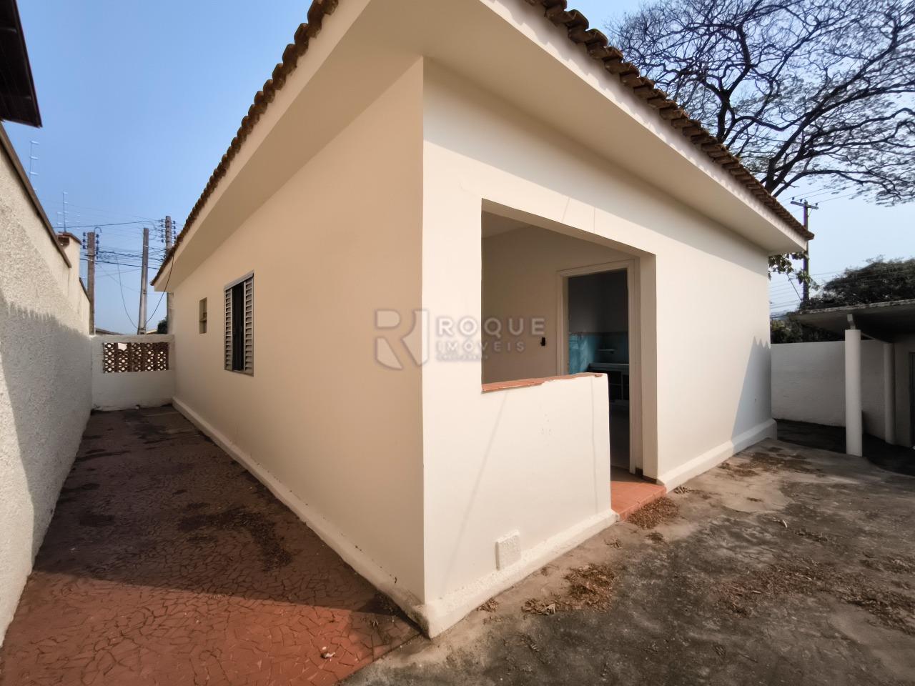 Casa Residencial à venda no bairro Jardim Bandeirantes: FUNDOS CASA 1