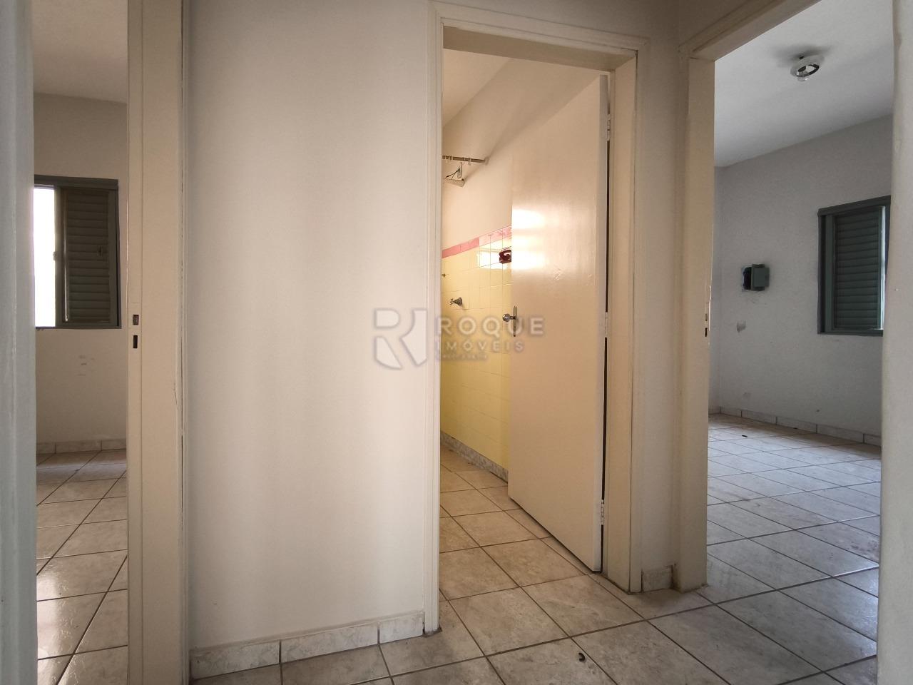 Casa Residencial à venda no bairro Jardim Bandeirantes: CORREDOR INTERNO CASA 1