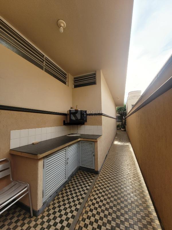 Casa Residencial à venda no bairro Centro: Corredor