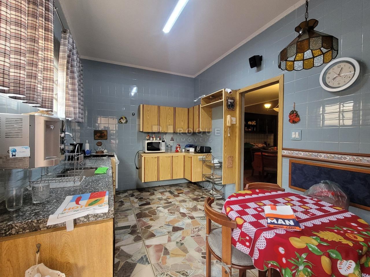 Casa Residencial à venda no bairro Centro: Cozinha