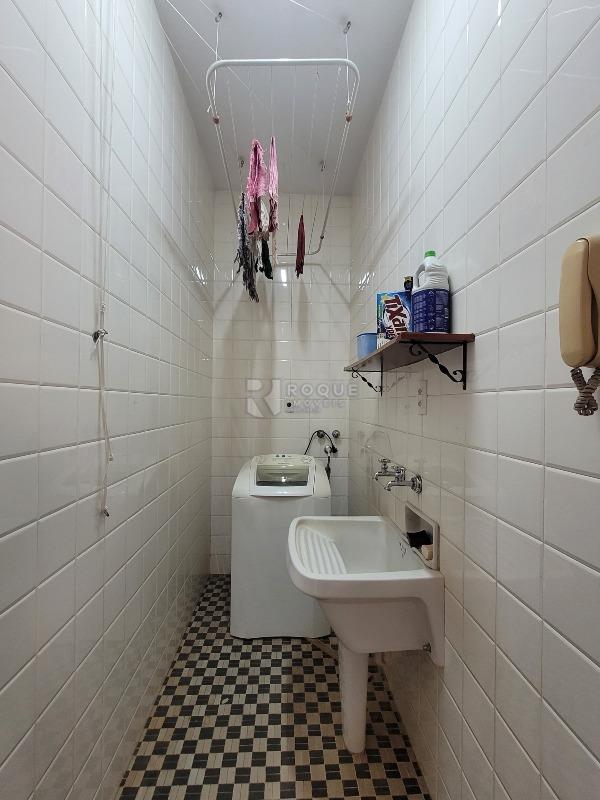 Casa Residencial à venda no bairro Centro: Lavanderia