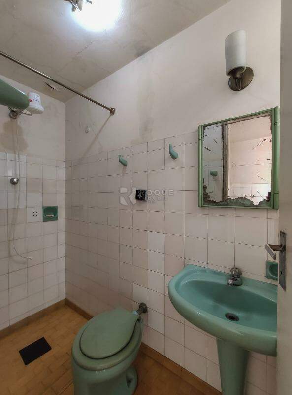 Casa Comercial à venda no bairro Centro: WC externo