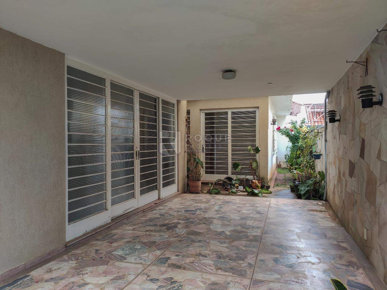 Casa Comercial à venda no bairro Centro: Garagem 