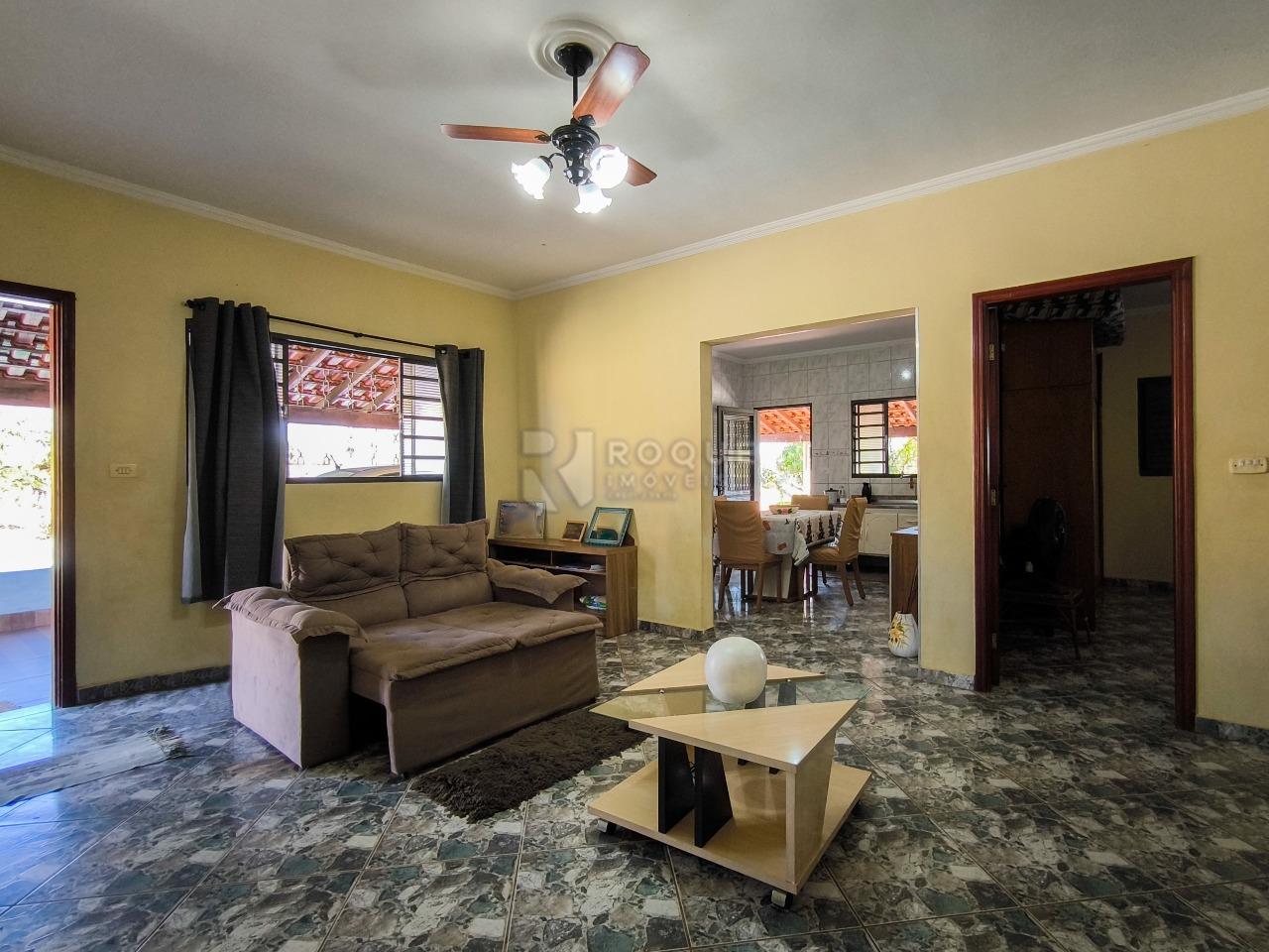 Chácara à venda no bairro Bairro dos Lopes: SALA DE ESTAR