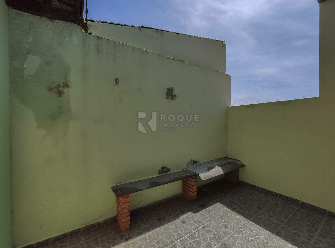 Casa Residencial à venda no bairro Vila Claudia: Fundo 