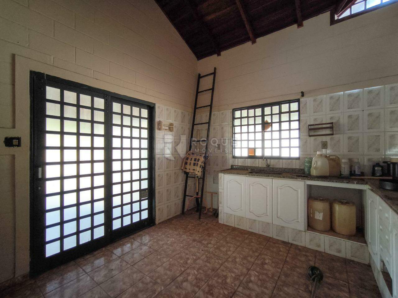 Sítio à venda no bairro Área Rural de Limeira: COZINHA