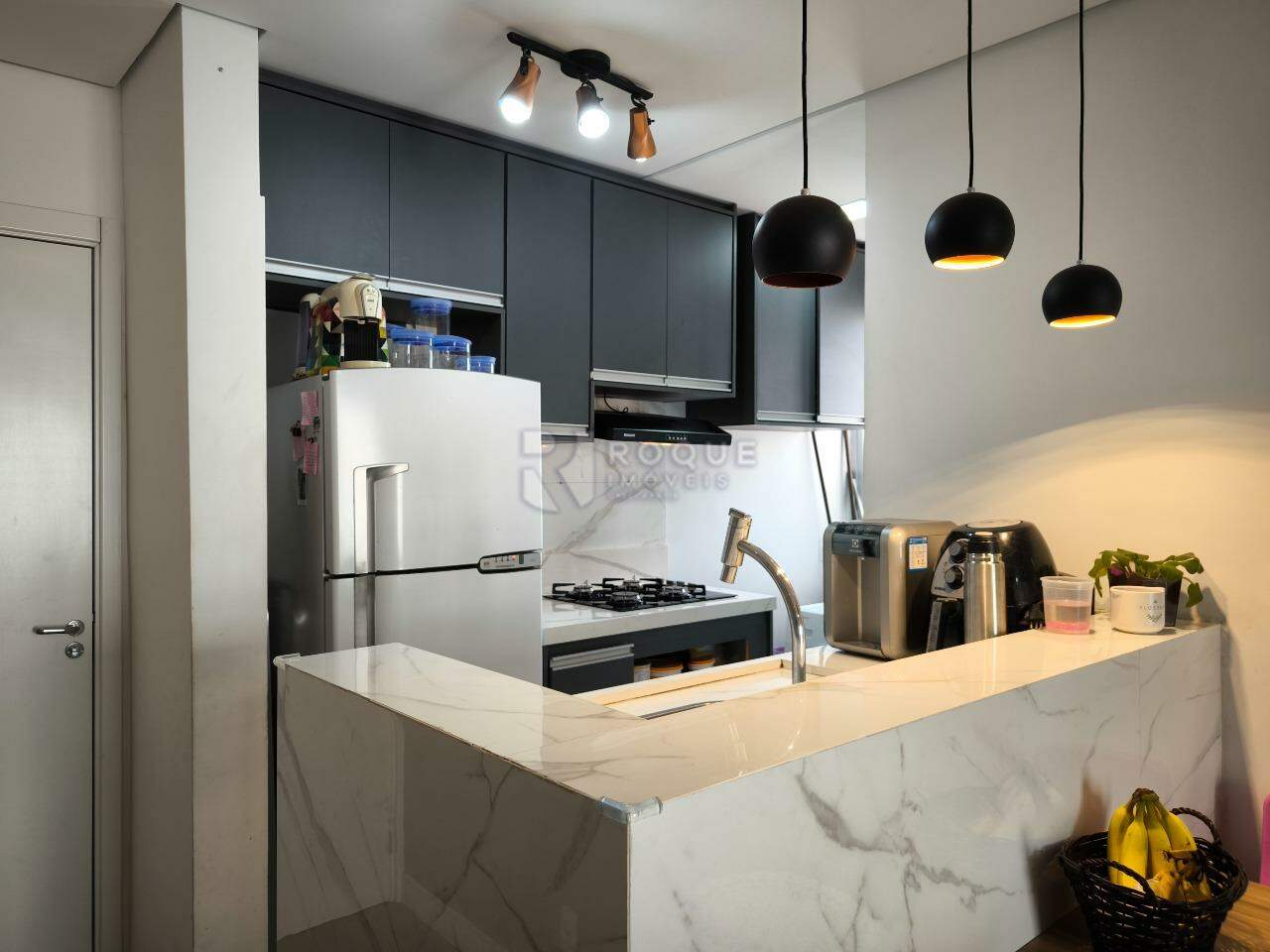 Apartamento à venda no bairro Vila Teixeira Marques: COZINHA