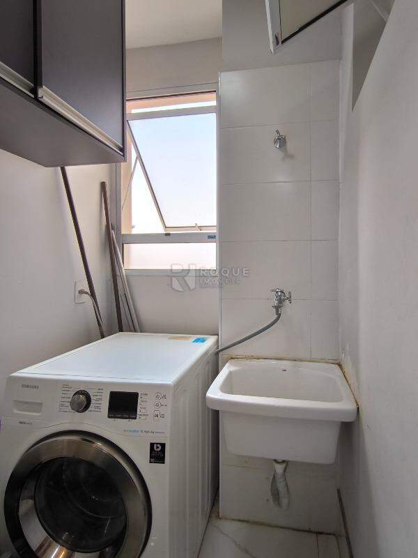 Apartamento à venda no bairro Vila Teixeira Marques: LAVANDERIA