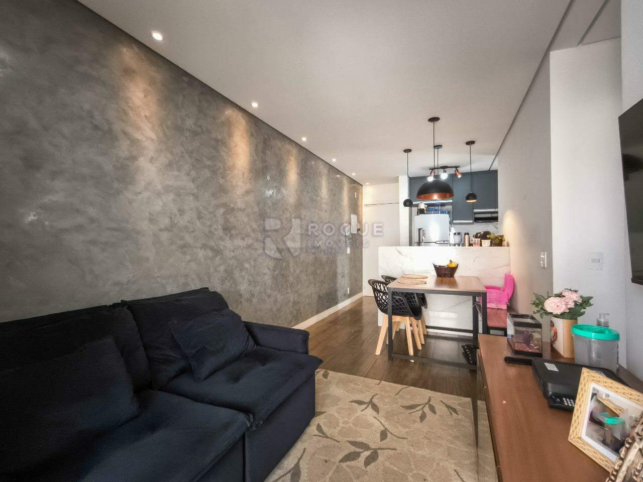 Apartamento à venda no bairro Vila Teixeira Marques: SALA DE ESTAR