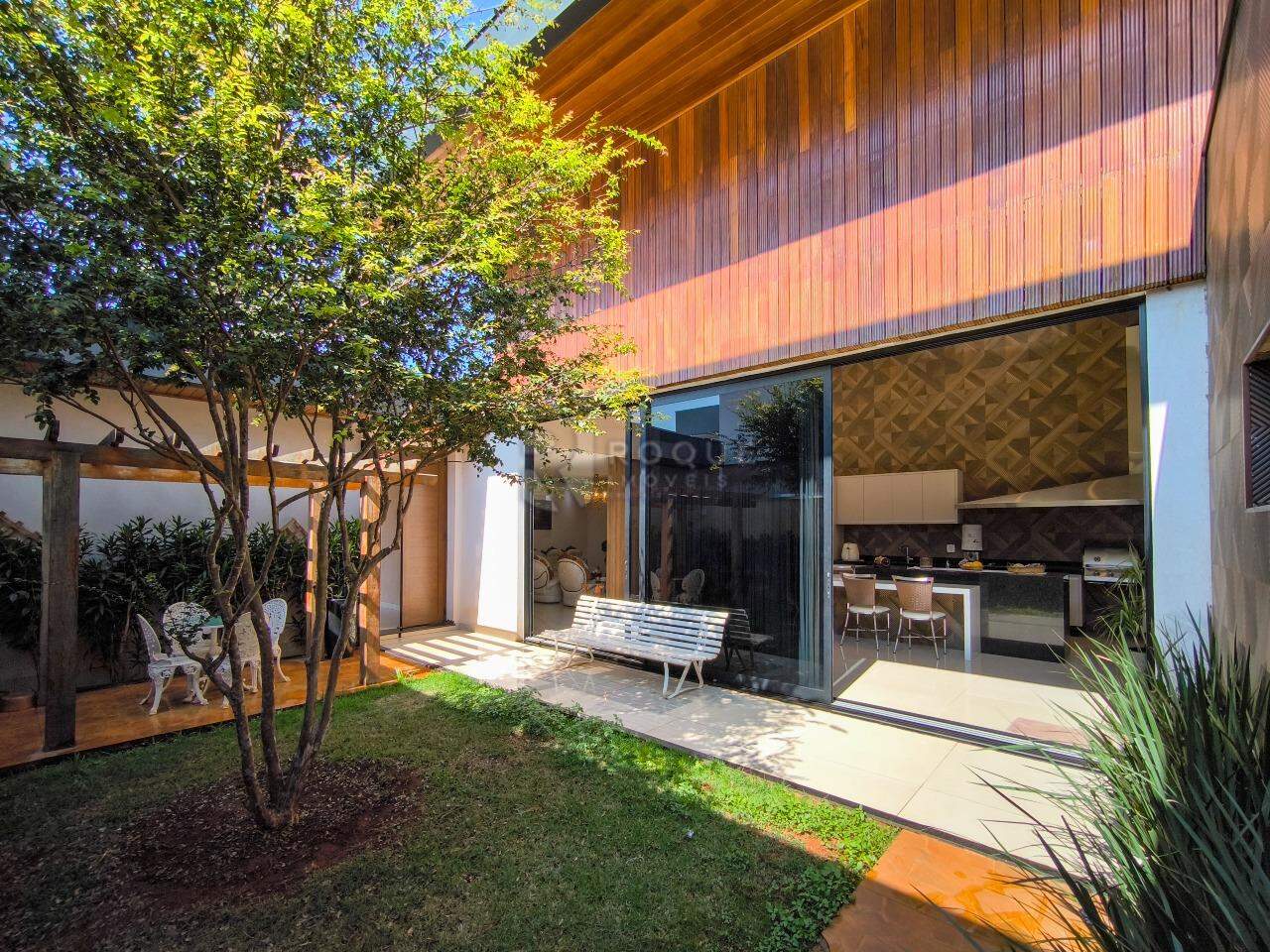 Casa em condomínio à venda no bairro Terras de São Bento II: JARDIM