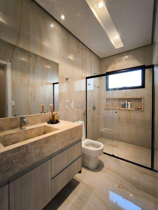 Casa em condomínio à venda no bairro Terras de São Bento II: WC SUÍTE MASTER