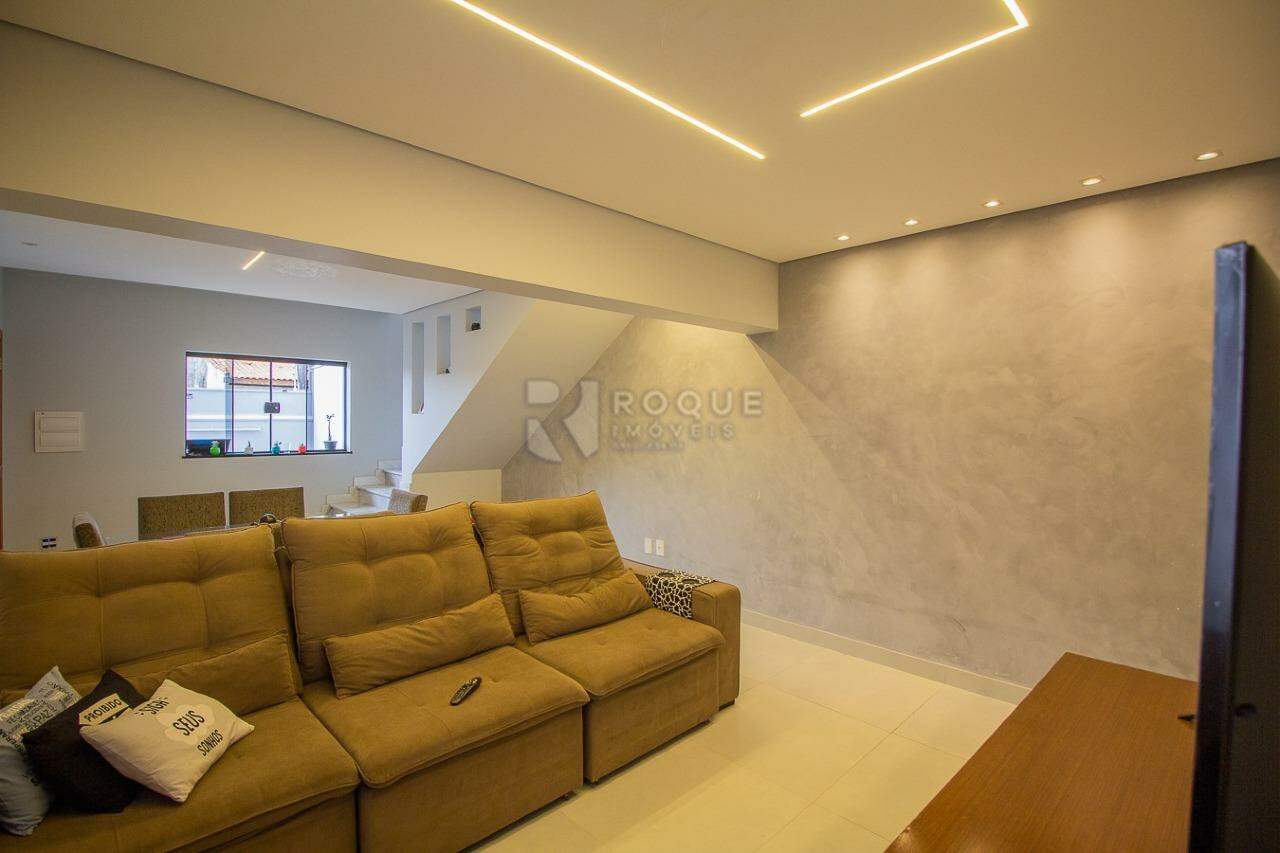 Casa Residencial à venda no bairro Jardim Adélia Cavicchia Grotta: 