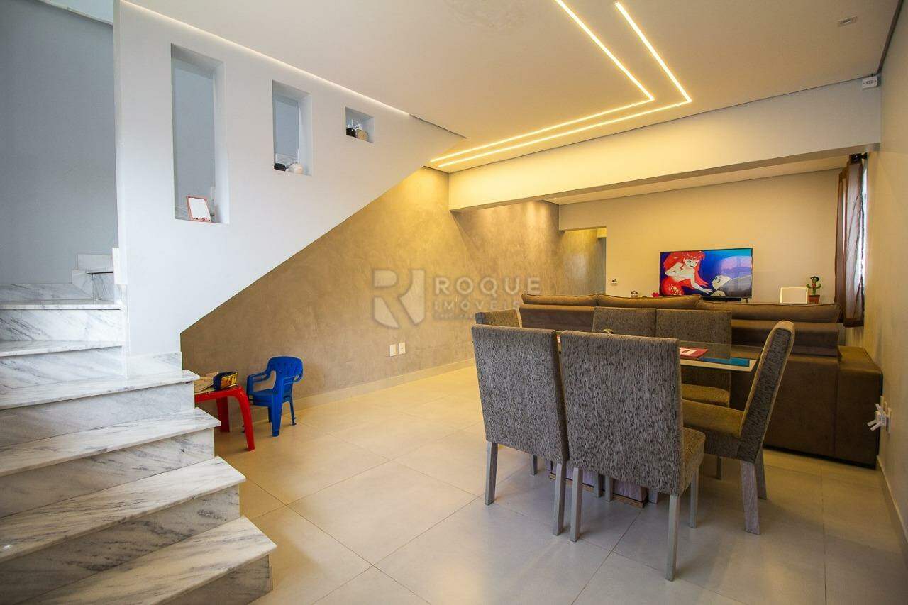 Casa Residencial à venda no bairro Jardim Adélia Cavicchia Grotta: 