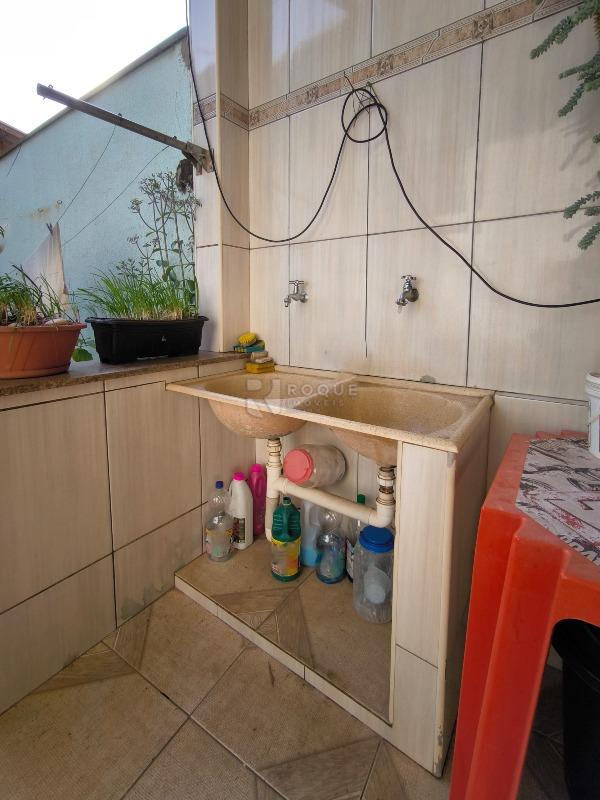 Casa Residencial à venda no bairro Parque Hippolyto: LAVANDERIA