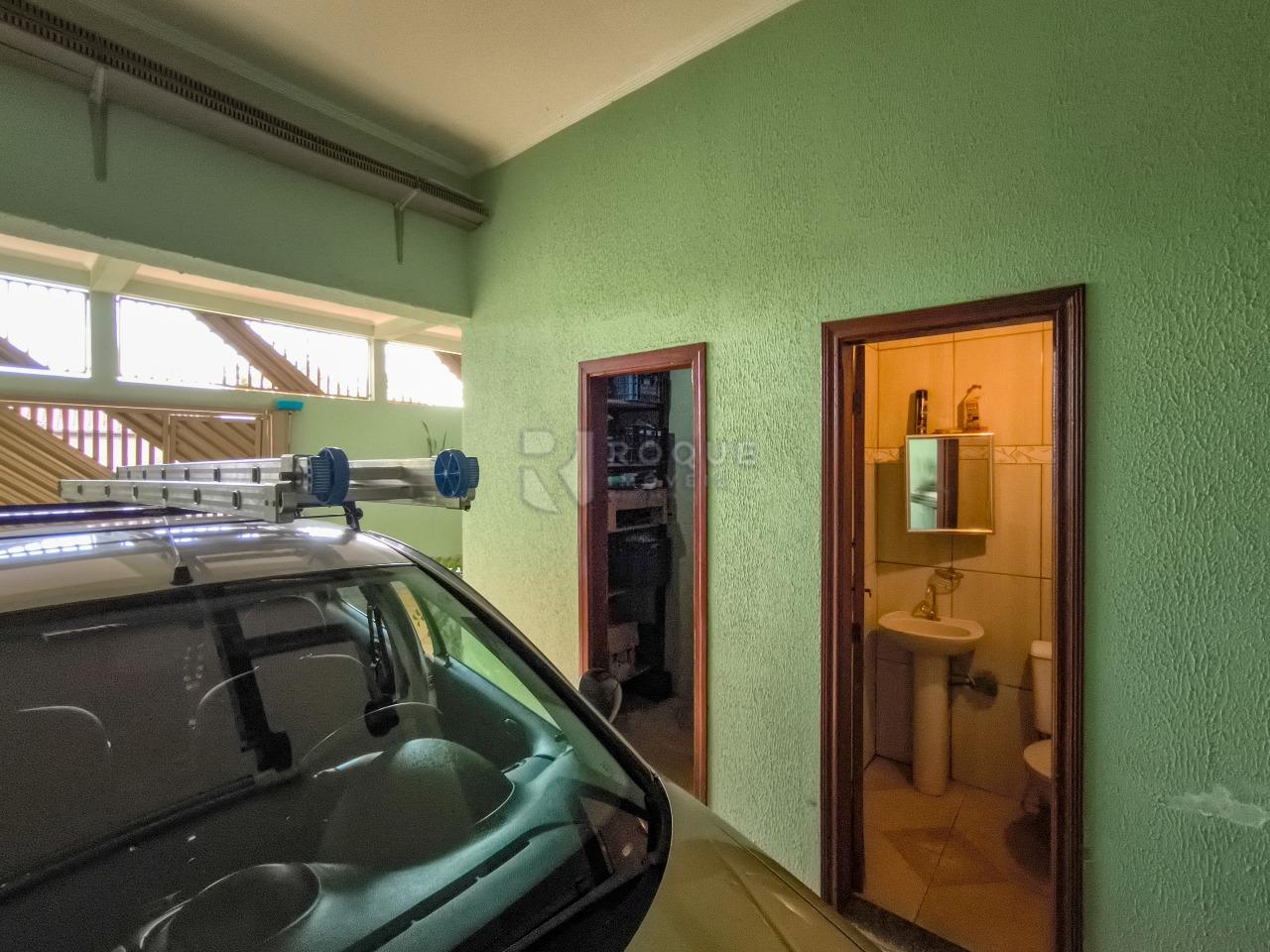 Casa Residencial à venda no bairro Parque Hippolyto: BANHEIRO EXTERNO