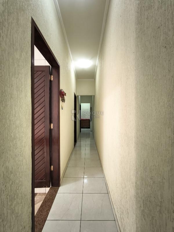 Casa Residencial à venda no bairro Parque Hippolyto: CORREDOR INTERNO