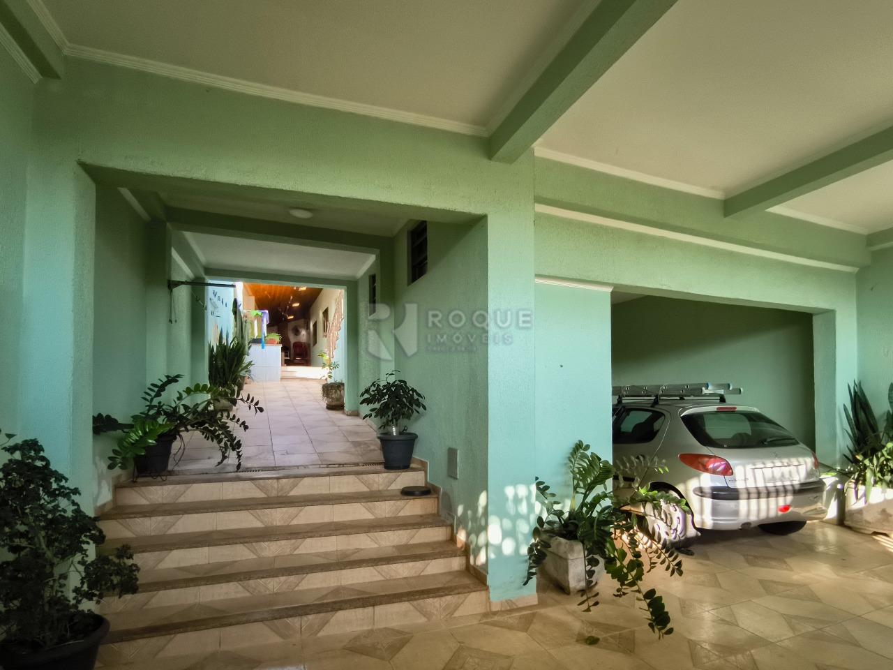 Casa Residencial à venda no bairro Parque Hippolyto: FRENTE