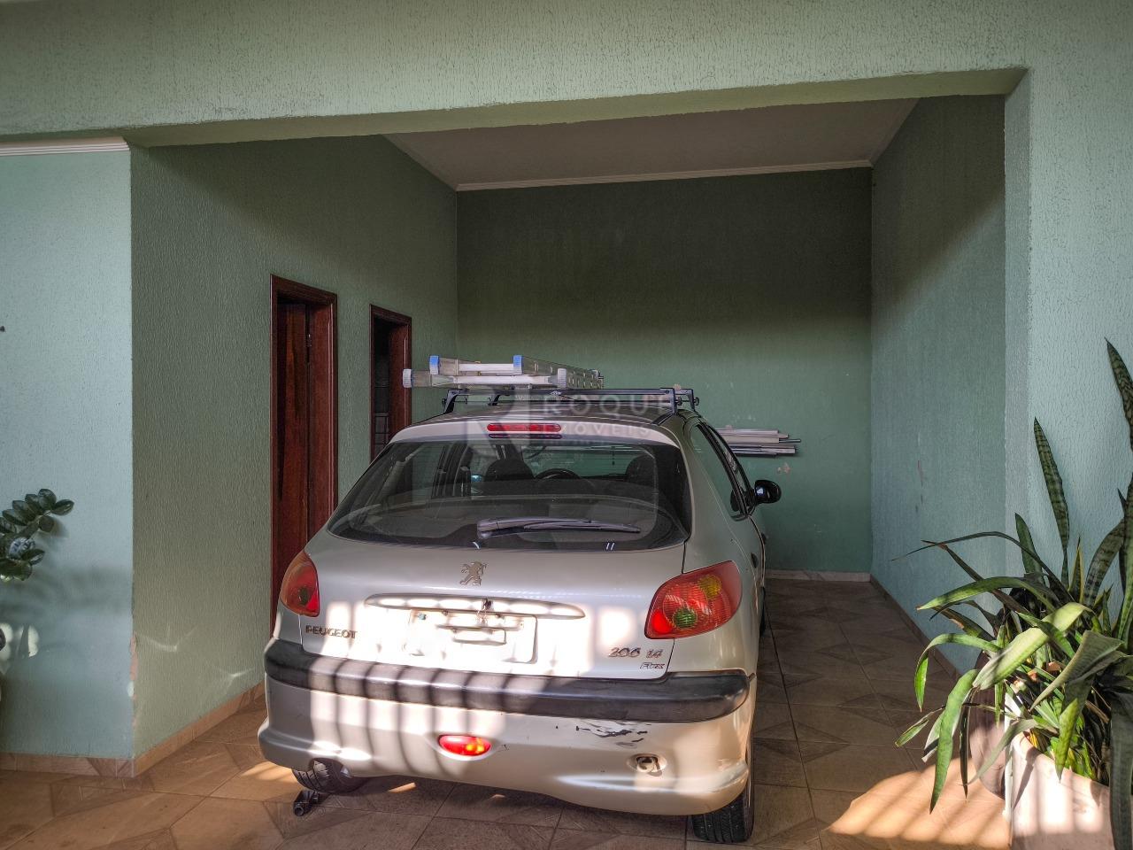 Casa Residencial à venda no bairro Parque Hippolyto: GARAGEM