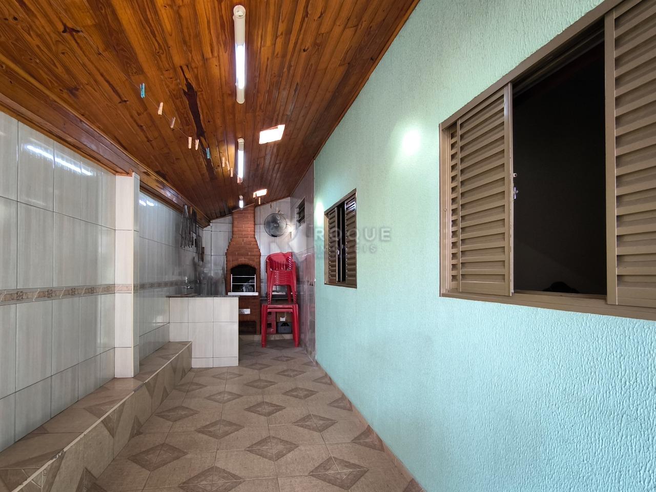 Casa Residencial à venda no bairro Parque Hippolyto: ÁREA DE SERVIÇO