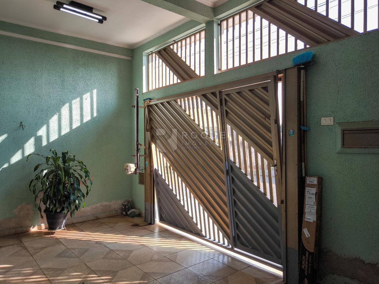 Casa Residencial à venda no bairro Parque Hippolyto: PORTÃO ELETRÔNICO