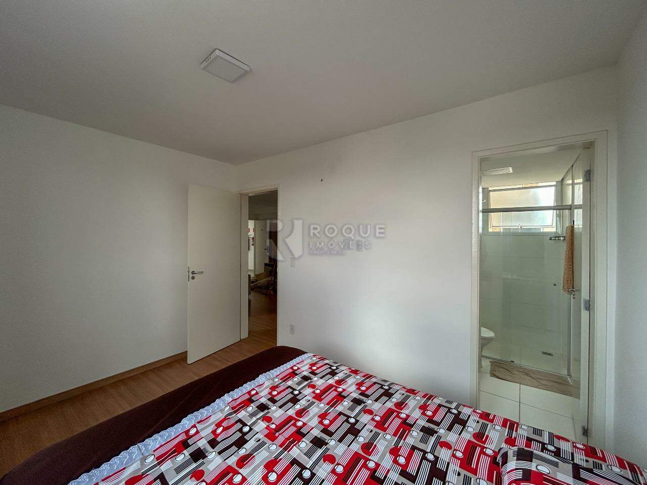 Apartamento para aluguel no bairro Jardim Trevo: Dormitório 2 Suíte