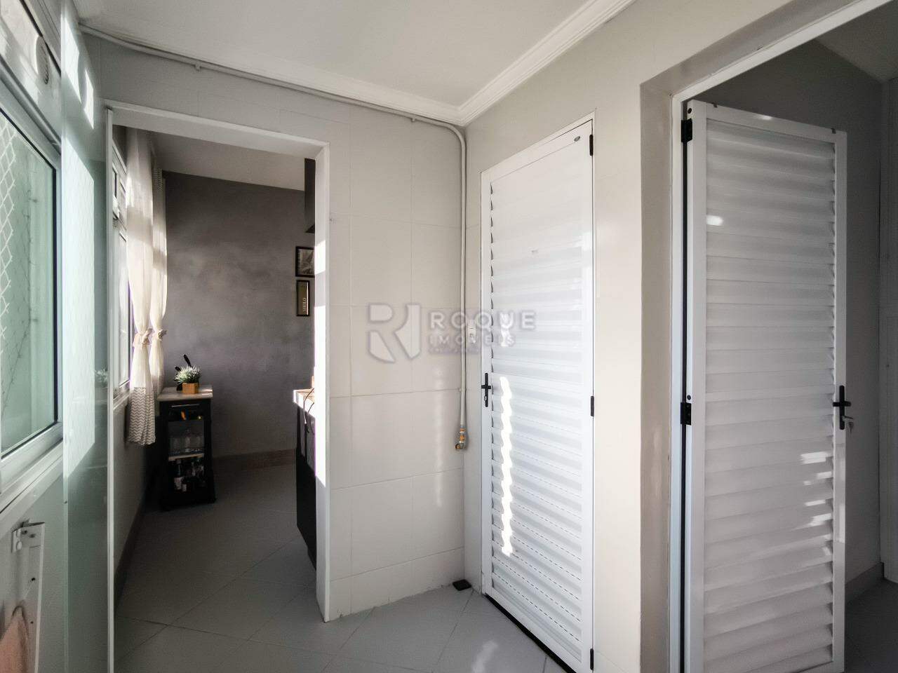 Apartamento à venda no bairro Centro: ÁREA DE SERVIÇO