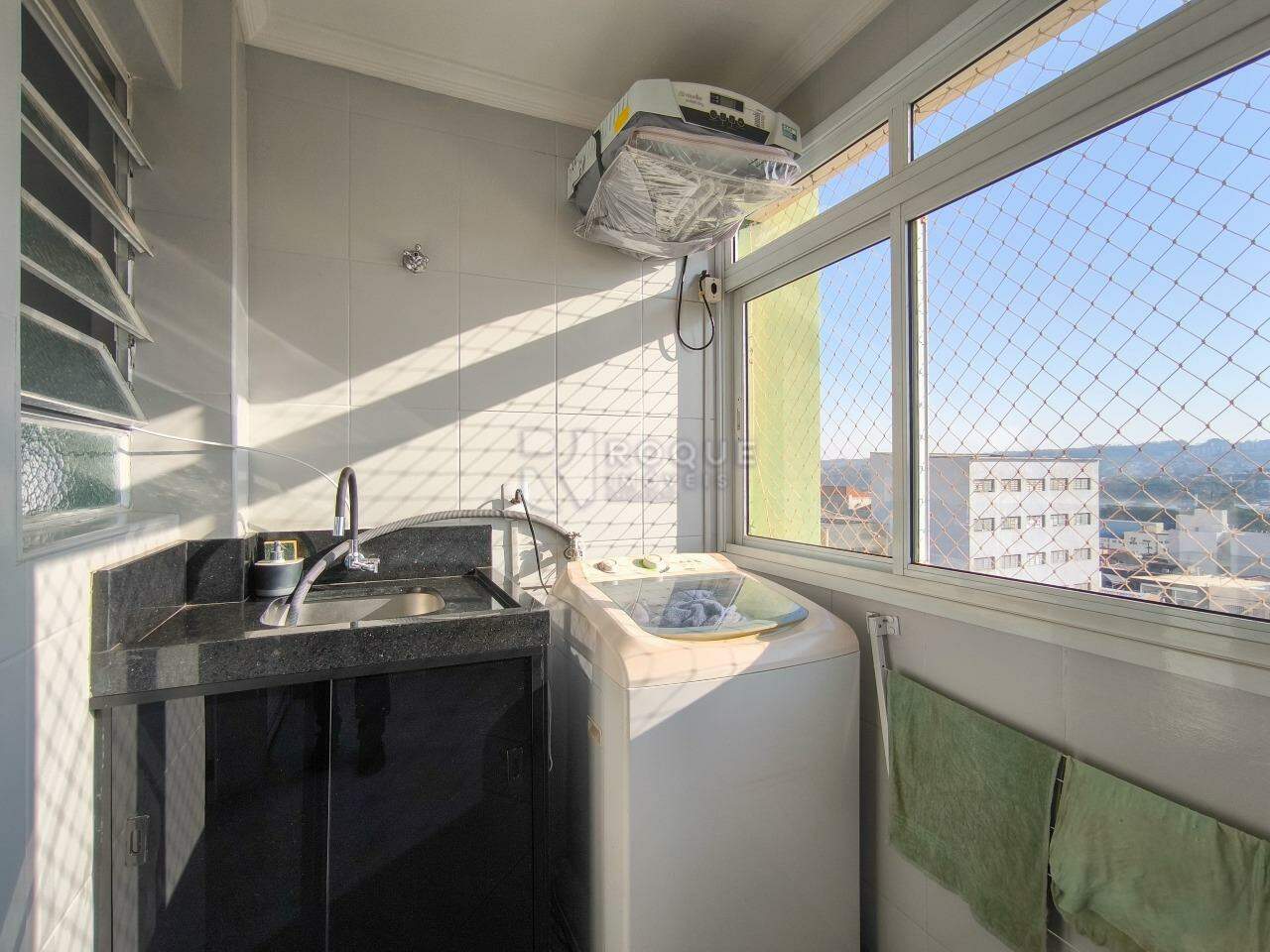 Apartamento à venda no bairro Centro: LAVANDERIA