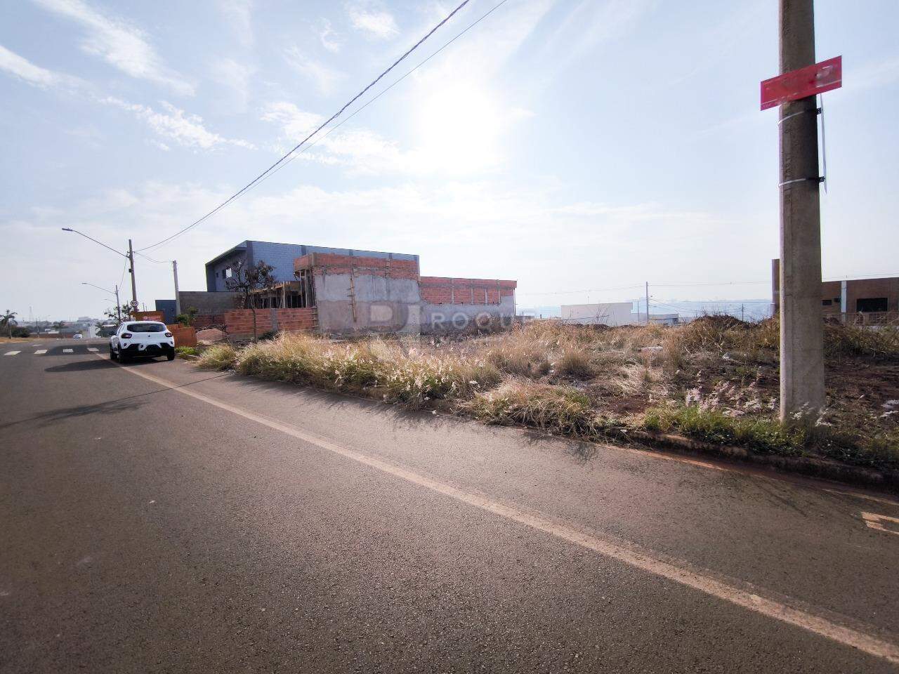 Terreno à venda no bairro Residencial Colinas do Engenho I: 