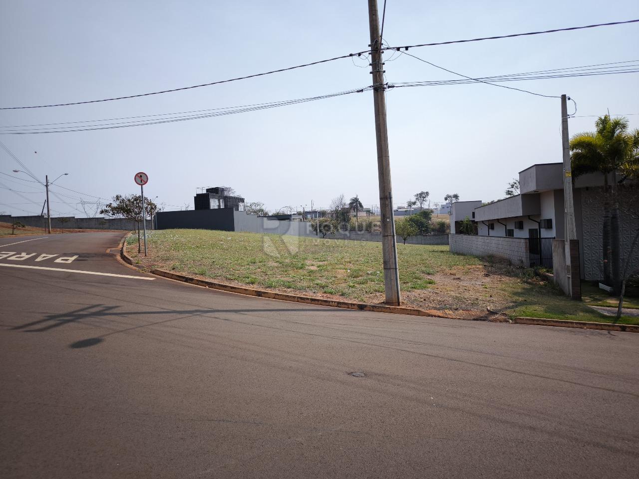 Terreno em condomínio à venda no bairro Residencial Florisa: 