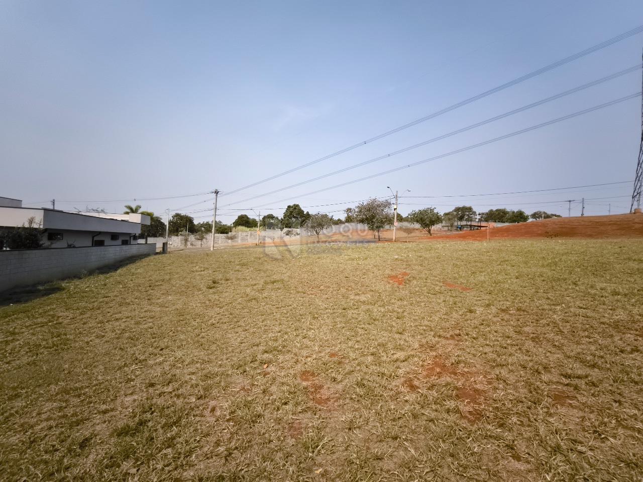 Terreno em condomínio à venda no bairro Residencial Florisa: 