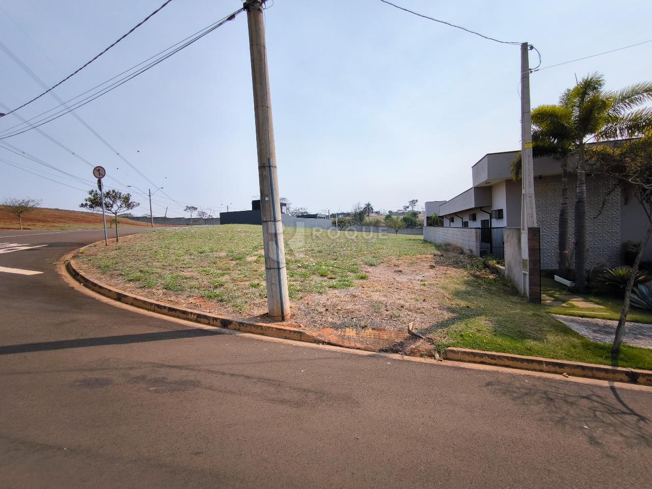Terreno em condomínio à venda no bairro Residencial Florisa: FRENTE