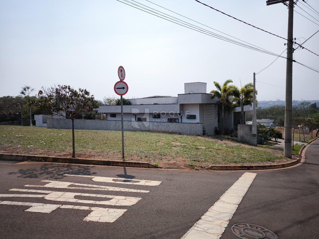 Terreno em condomínio à venda no bairro Residencial Florisa: 