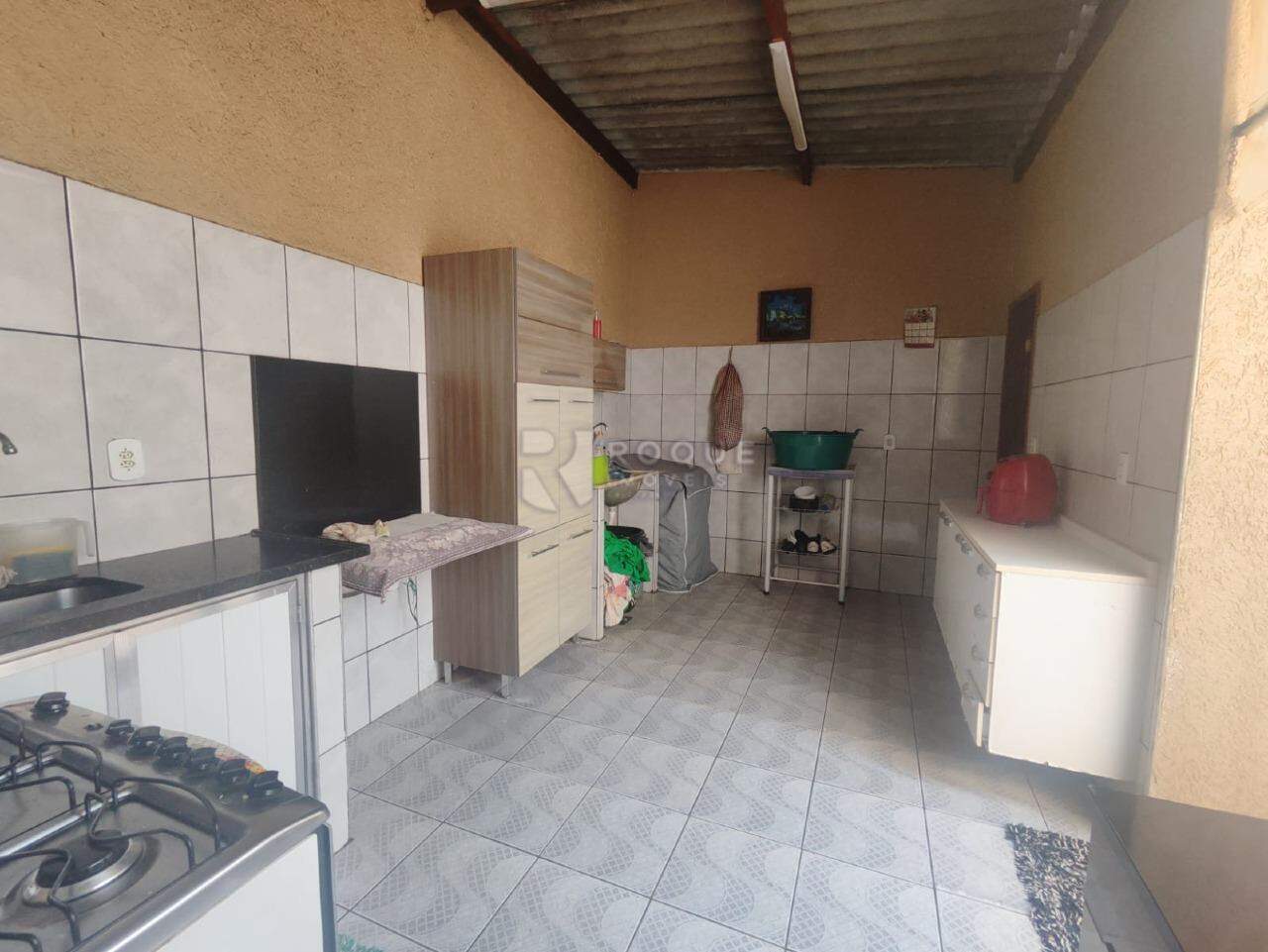 Casa Residencial à venda no bairro Conjunto Habitacional Victor D’Andrea: AREA DE SERVIÇO