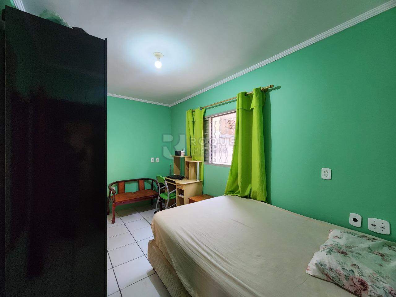 Casa Residencial à venda no bairro Conjunto Habitacional Victor D’Andrea: QUARTO 3