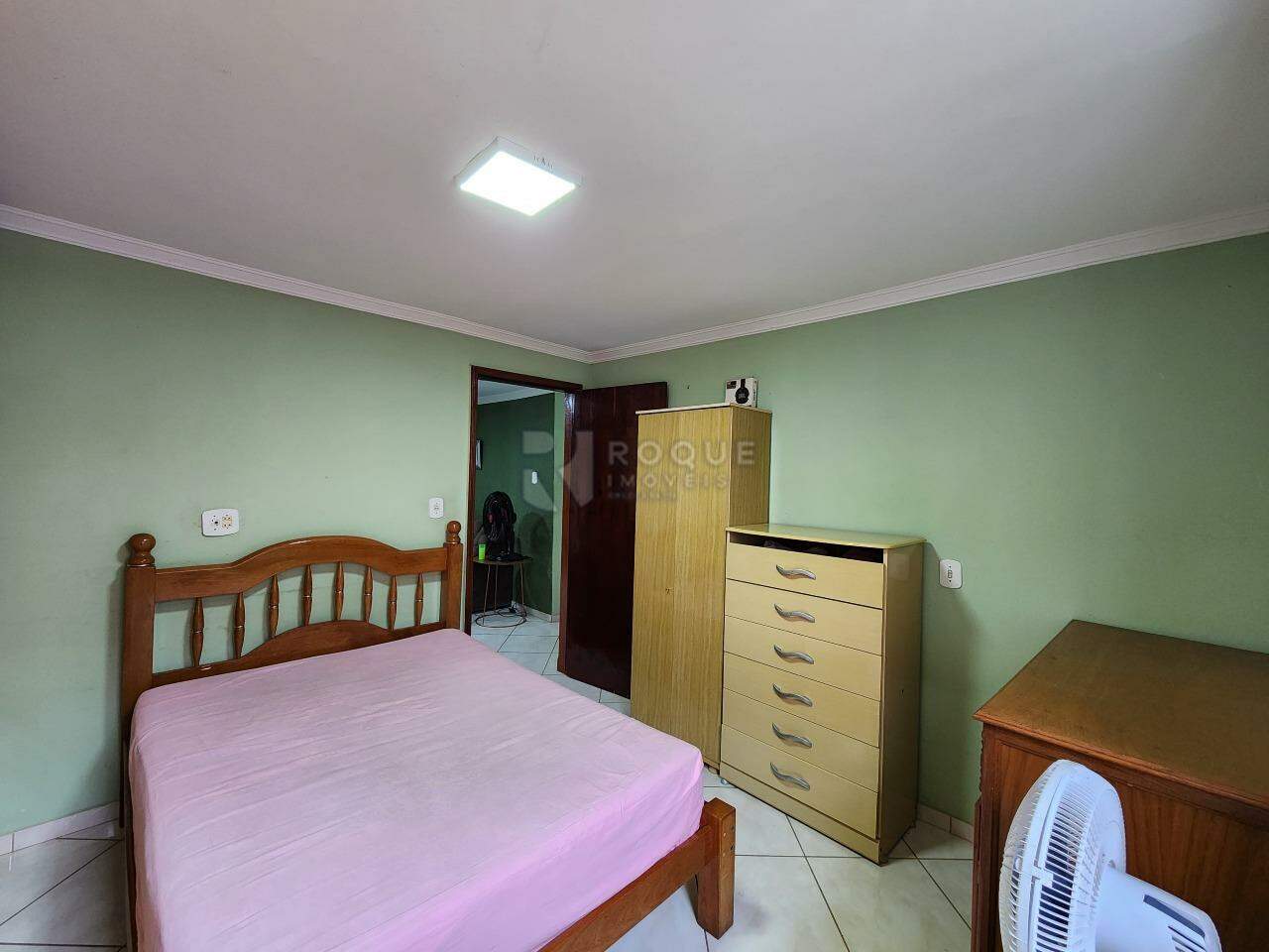 Casa Residencial à venda no bairro Conjunto Habitacional Victor D’Andrea: QUARTO 2