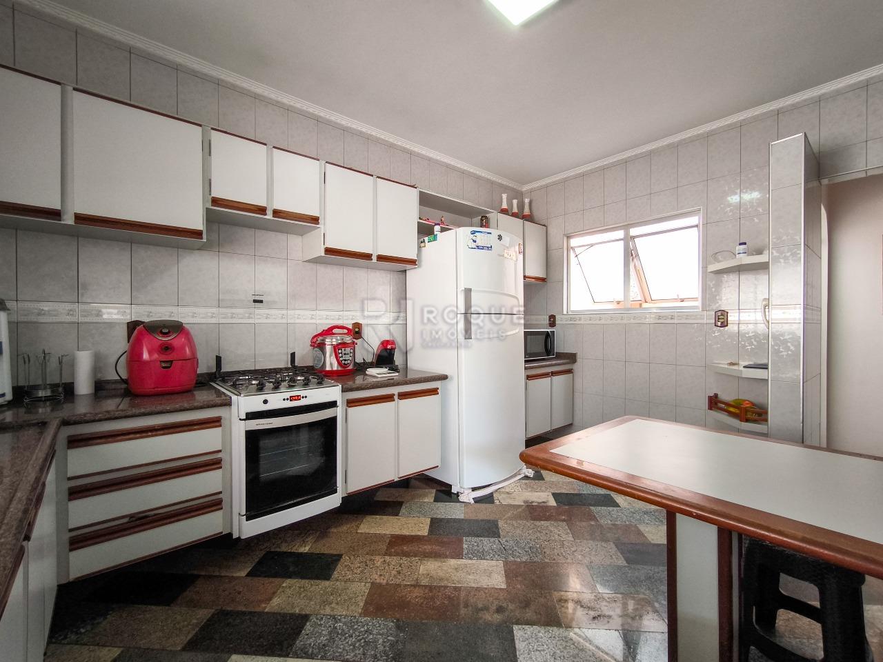 Casa Residencial à venda no bairro Vila Santa Lucia: COZINHA