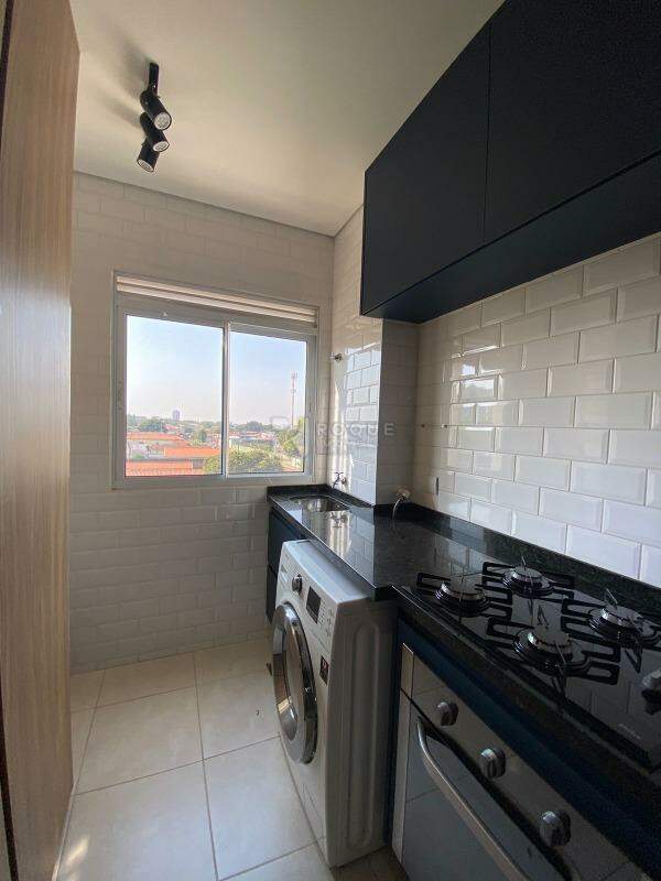 Apartamento à venda no bairro Chácaras Antonieta: Área de serviço
