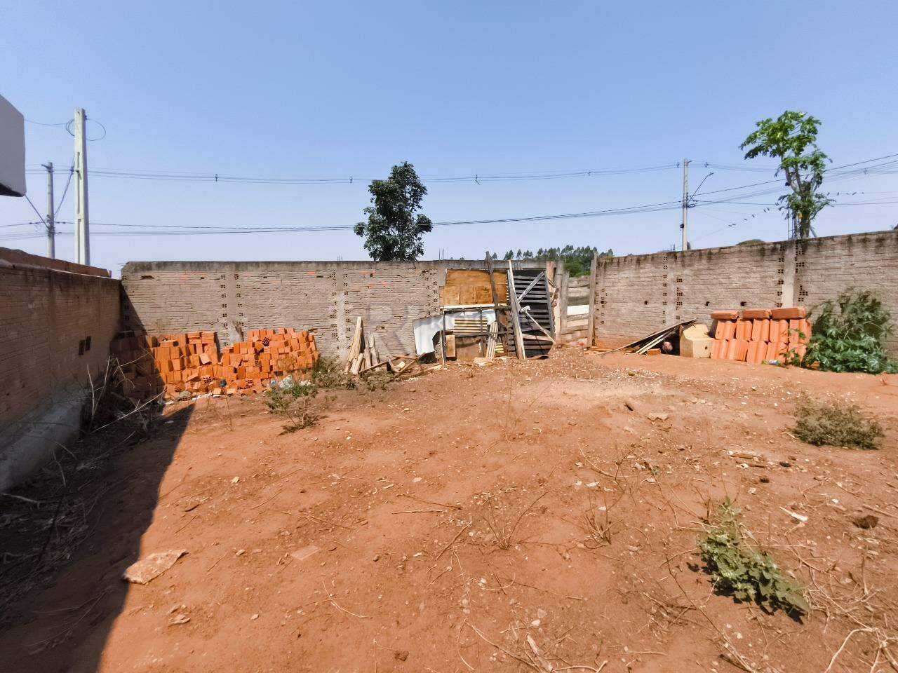 Terreno à venda no bairro Jardim Residencial Luiz Regitano: 