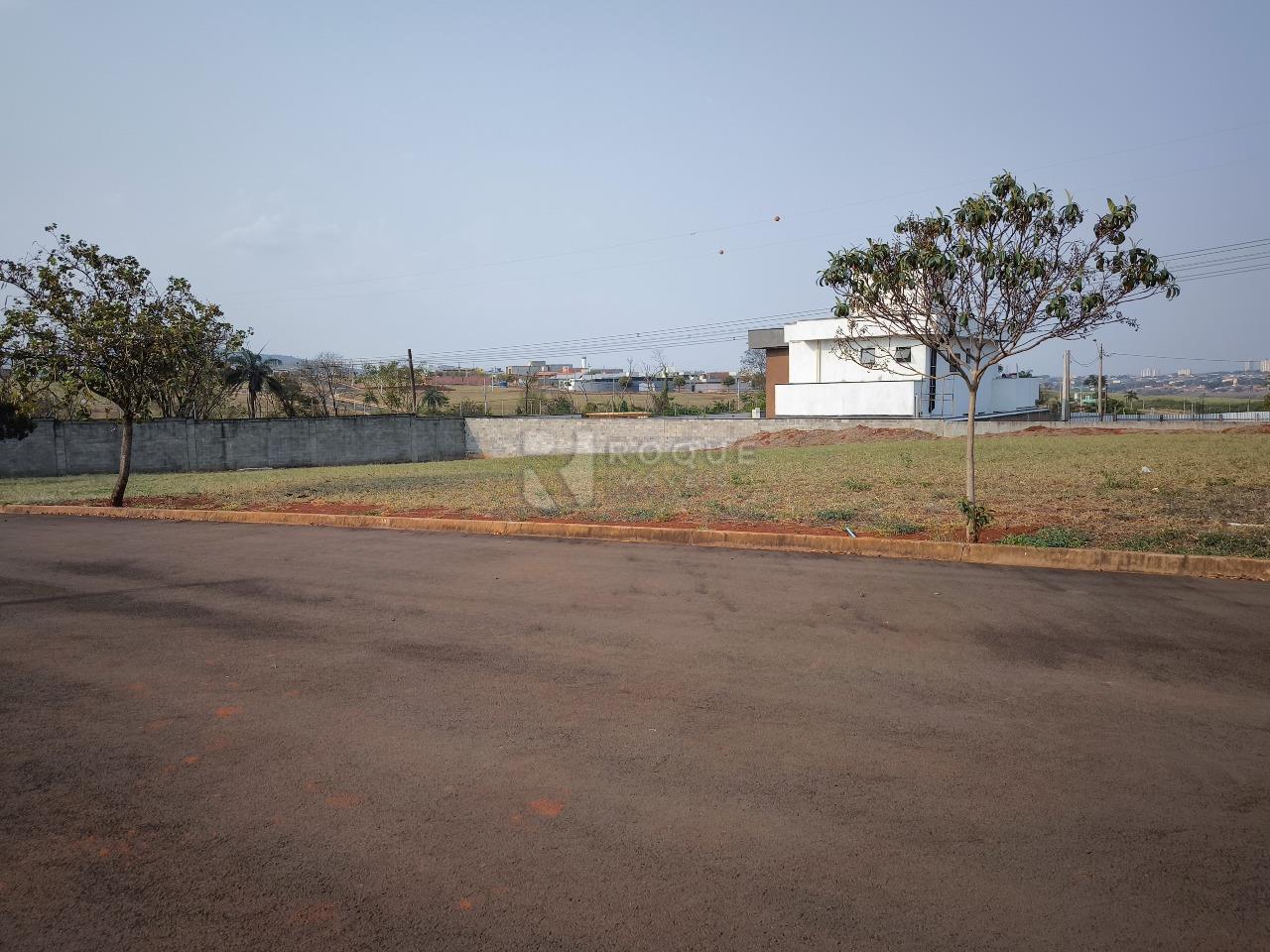 Terreno em condomínio à venda no bairro Residencial Florisa: 