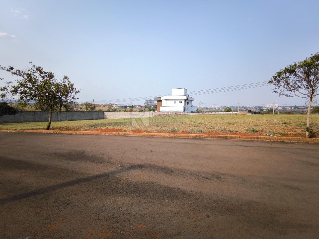 Terreno em condomínio à venda no bairro Residencial Florisa: 