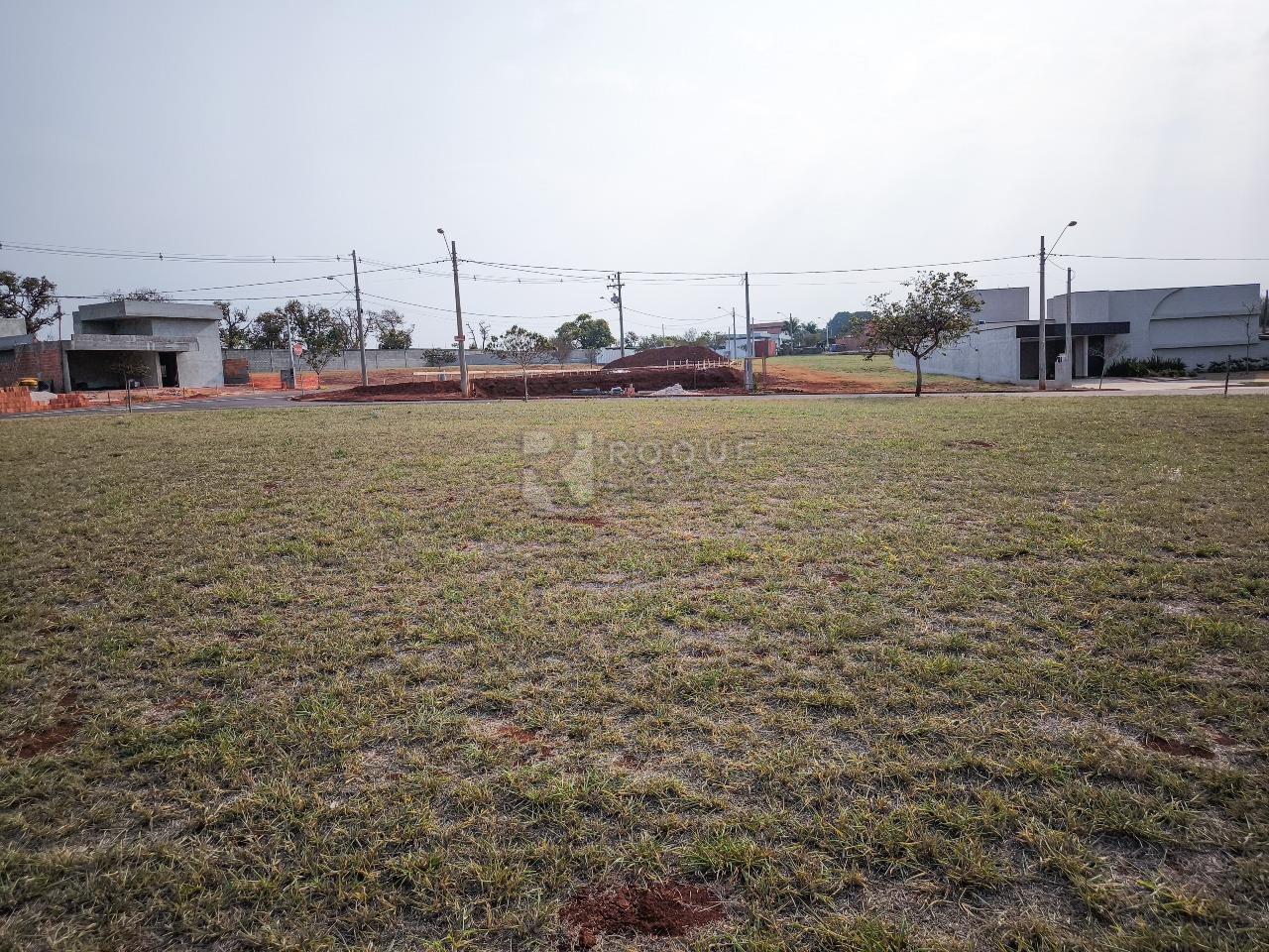 Terreno em condomínio à venda no bairro Residencial Florisa: 