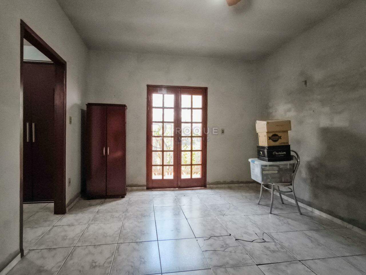 Casa Residencial à venda no bairro Conjunto Habitacional Victor D’Andrea: SUÍTE