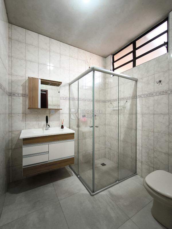 Casa Residencial à venda no bairro Conjunto Habitacional Victor D’Andrea: WC SUÍTE