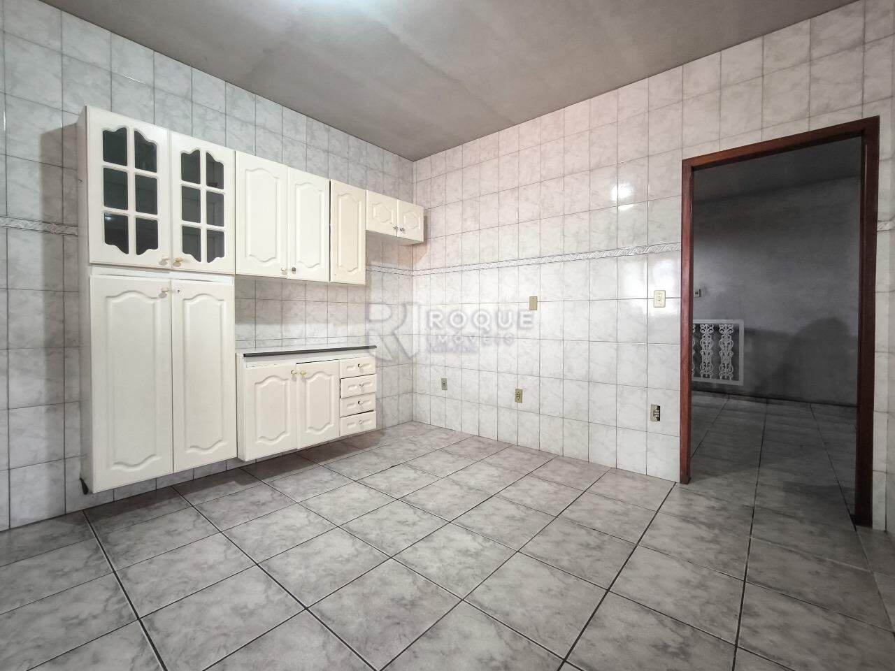 Casa Residencial à venda no bairro Conjunto Habitacional Victor D’Andrea: COZINHA