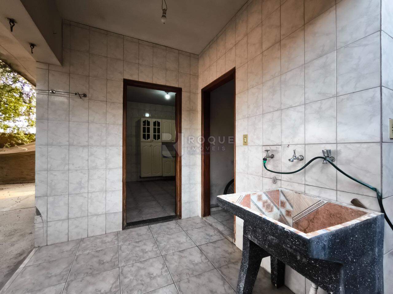 Casa Residencial à venda no bairro Conjunto Habitacional Victor D’Andrea: LAVANDERIA