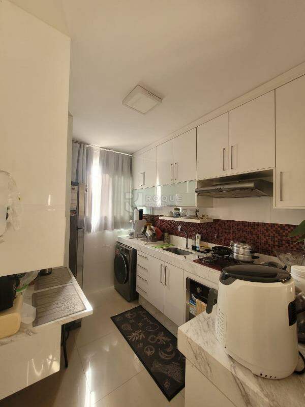 Apartamento à venda no bairro Jardim do Lago: Cozinha