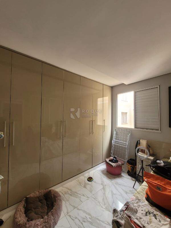Apartamento à venda no bairro Jardim do Lago: Dormitório 2